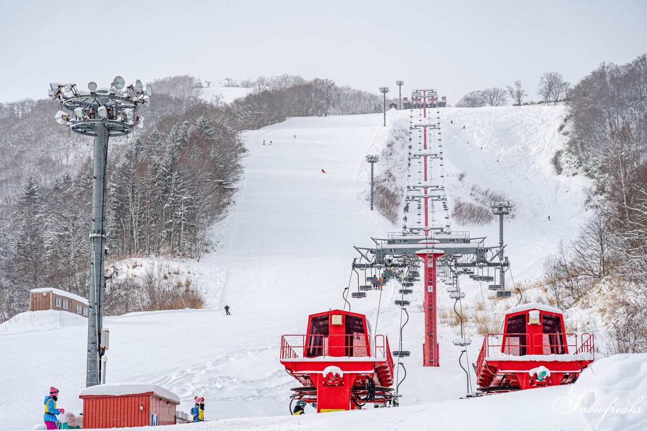 朝里川温泉スキー場　NEWイエローリフト運行開始。そして、新コースも開放間近…。今、北海道で一番“HOT”なスキー場は『ASARI』です！